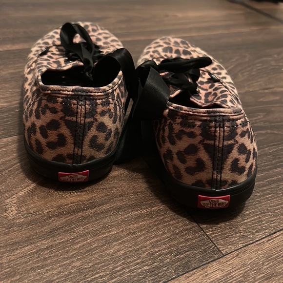 Vans Off The Wall Cheetah Leopard Print Sneakers - Picture 5 of 9